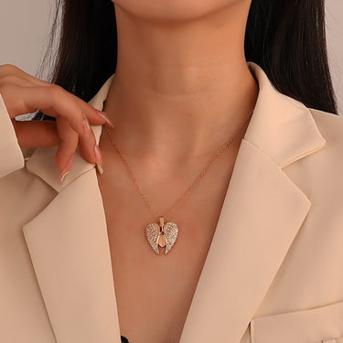 Gold-Plated Heart Wings Pendant Necklace – Korean-Style Statement Clavicle Chain